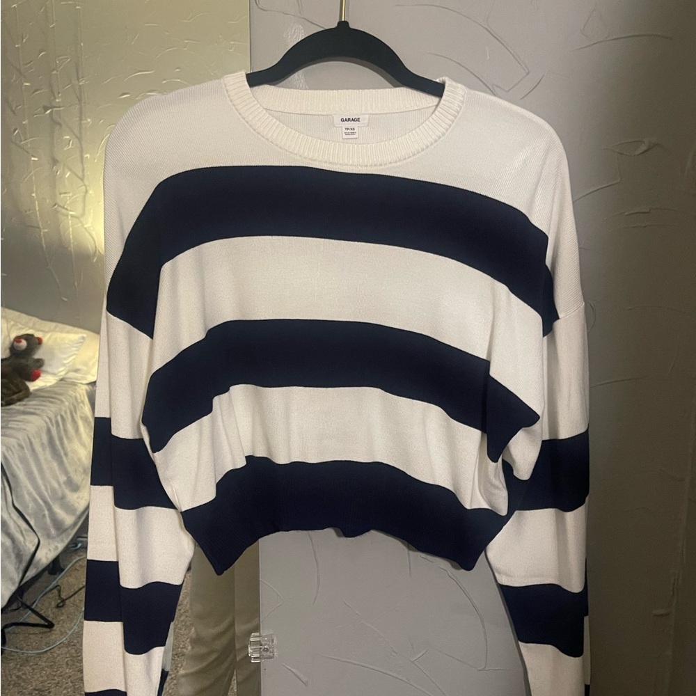 garage cropped long sleeve